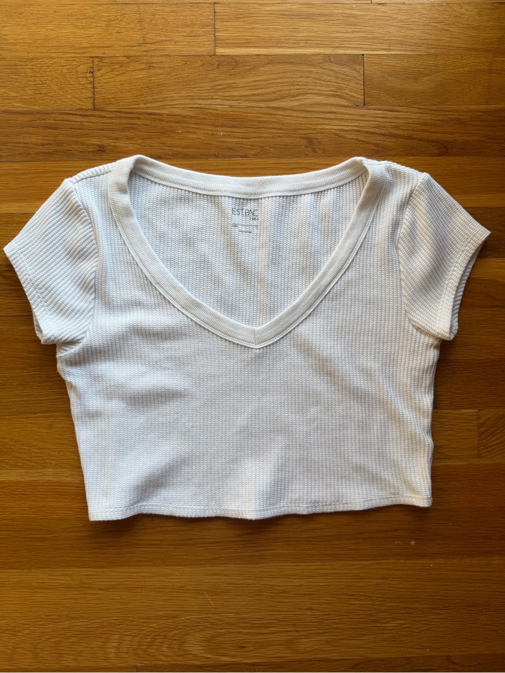 PacSun White Waffle Knit Cropped V-Neck Tee - Size Large